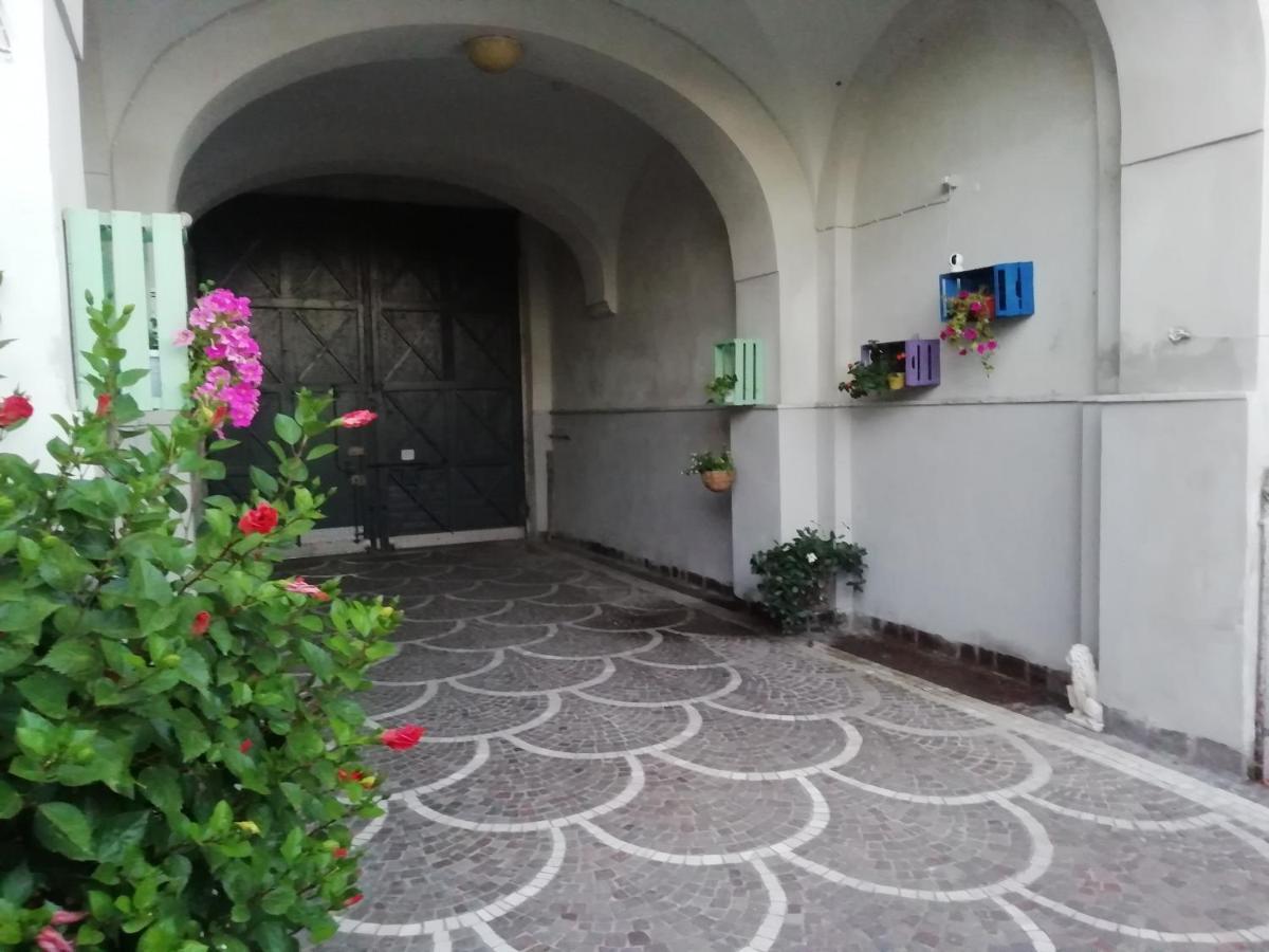 Residenza Caserta Sud - Appartamento Con Giardino المظهر الخارجي الصورة