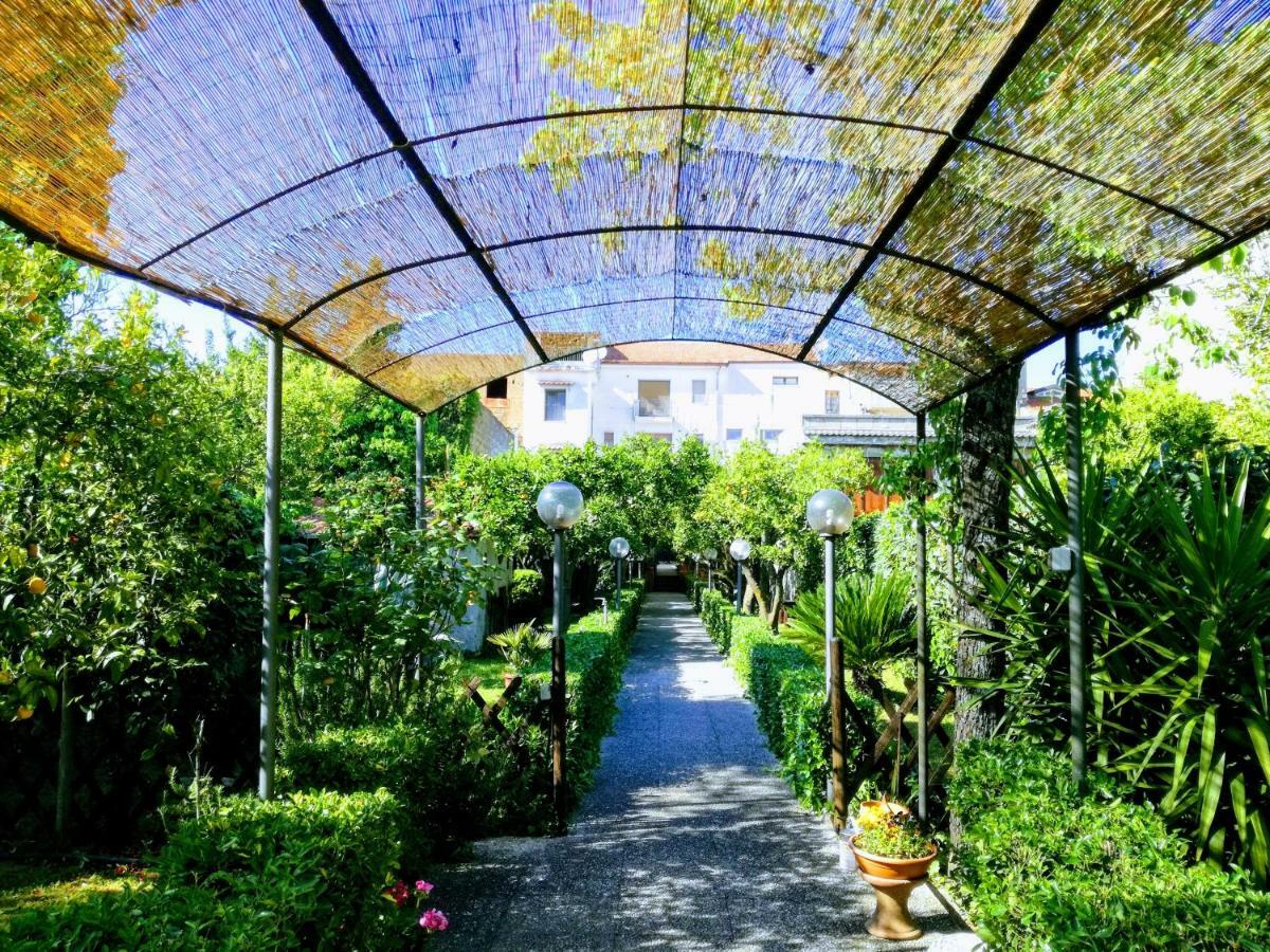 Residenza Caserta Sud - Appartamento Con Giardino المظهر الخارجي الصورة